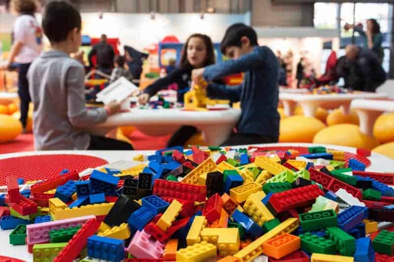 Lego in groups as a ESL multilevel activities